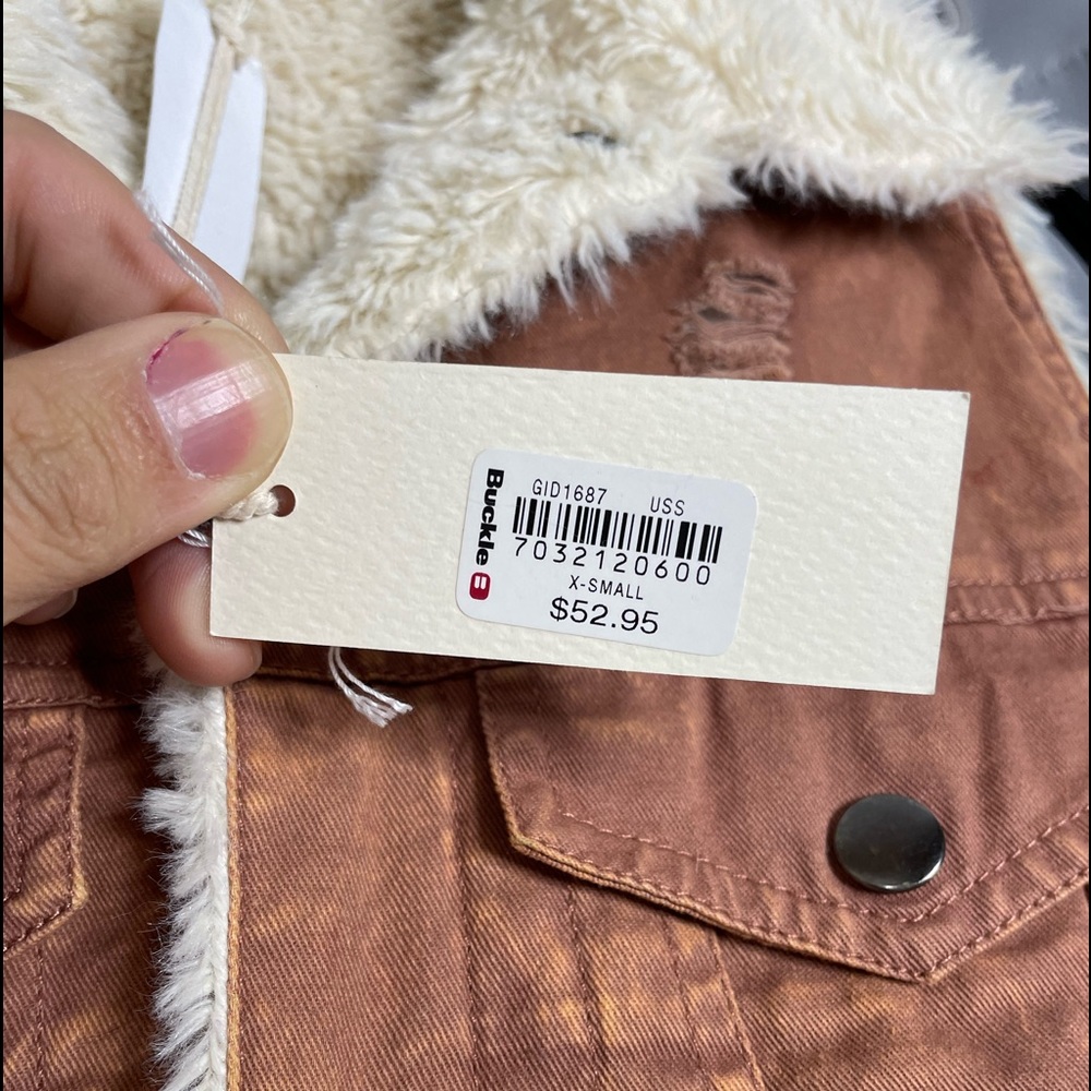β¨ Boho Vest with Sherpa Lining - Picture 4 of 7